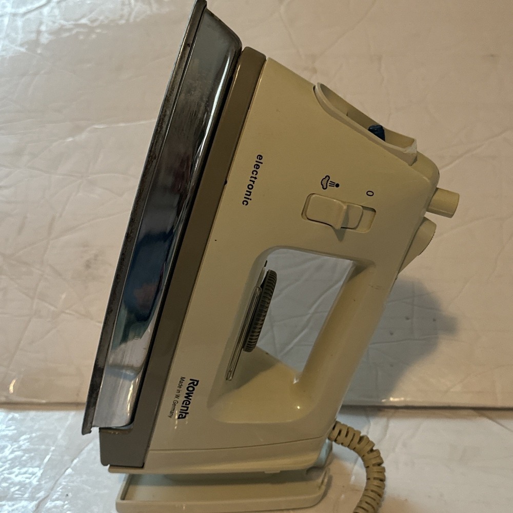 Vintage ROWENTA STEAM IRON DA804 1200W